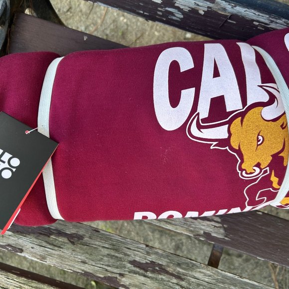 CSUDH Sweatshirt Blanket, NEW with tags - Picture 2 of 3